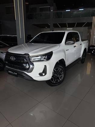 TOYOTA HILUX 2.8 D-4D TURBO DIESEL CD SRX 4X4 AUTOMÁTICO